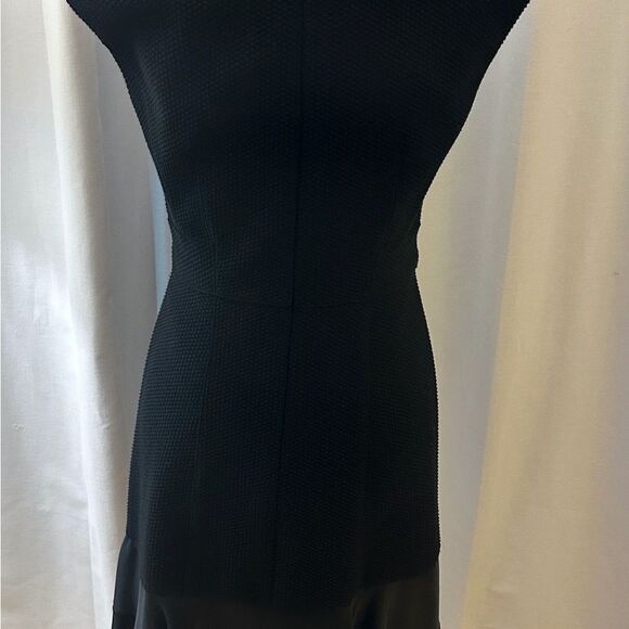 Rebecca Taylor Black Textured Ruffle Hem Dress - Size 6 - Picture 4 of 8
